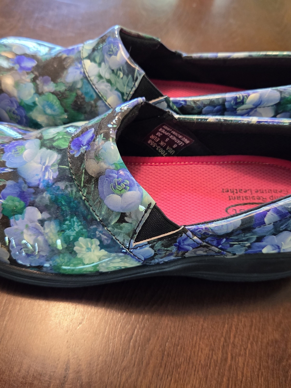 Laforst Women's Rachel Green/Blue Floral Nursing Clogs Size 8